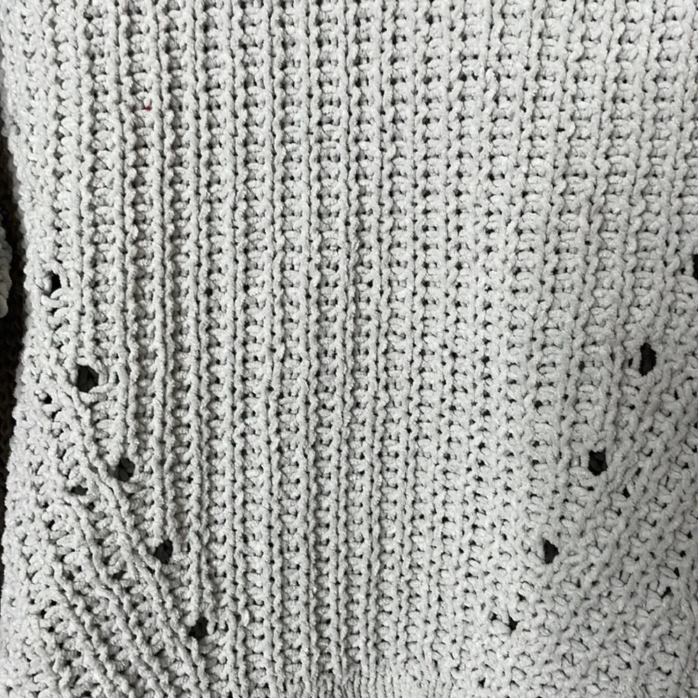 Lucky brand sweater size large. NWT. - Picture 9 of 9